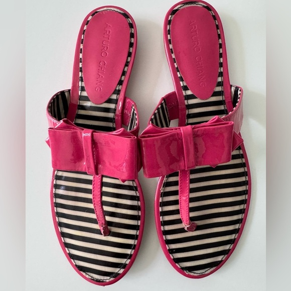 Arturo Chiang Pink and Black Sandals with Bow Detail - Picture 2 of 9